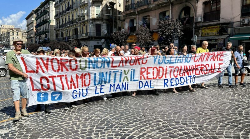 Manifestazione contro la cancellazione del Reddito di Cittadinanza